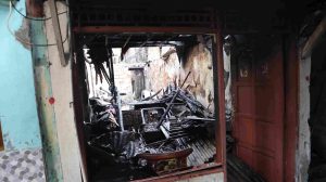 PMI Jakarta Timur Salurkan Bantuan Logistik bagi Korban Kebakaran di Cililitan