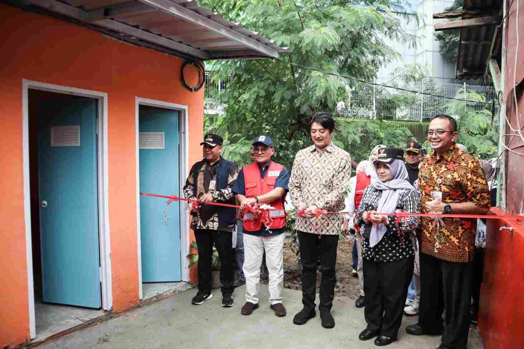 Kolaborasi PMI Jaktim dan PT Hexindo Hadirkan Toilet Komunal untuk Warga di Kel. Cipinang Besar Utara