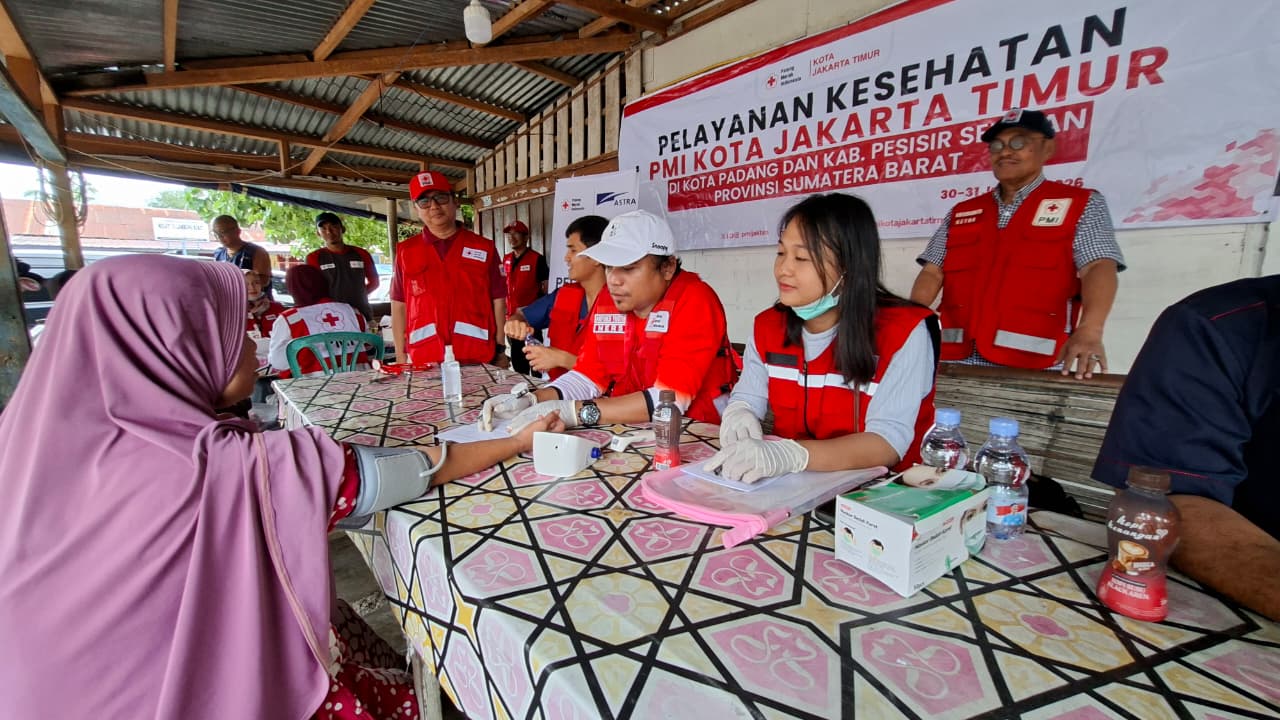 PMI Jakarta Timur Hadir di Sumbar Layani Kesehatan Warga Pascabencana di Kota Padang
