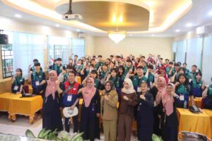 Palang Merah Indonesia Kota Jakarta Timur Perkuat Persahabatan Internasional Bersama Palang Merah Korea Selatan di SMPN 103 Jakarta