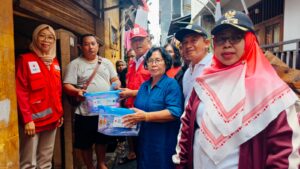 11 KK Terdampak Kebakaran di Kelurahan Pisangan Baru Terima Bantuan Kebutuhan Dasar