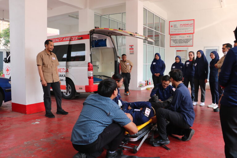pelatihan petugas ambulans